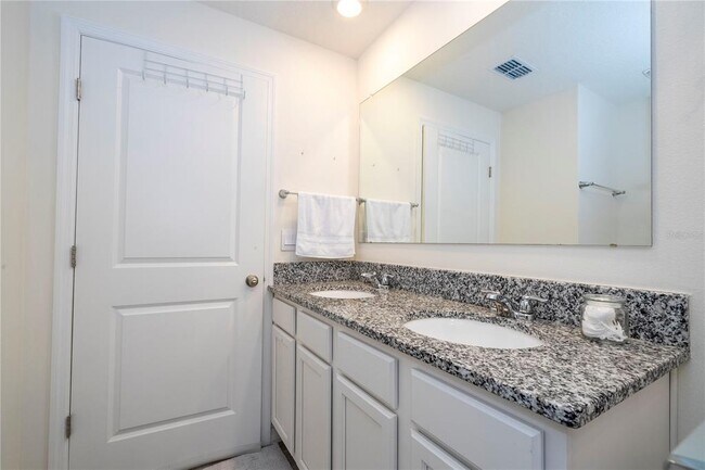 Building Photo - 12032 Holystone St