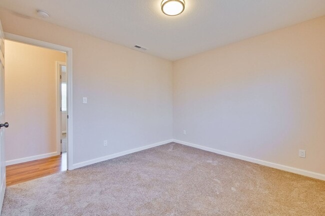 Building Photo - 1425 Sunshadow Ln