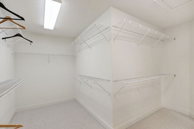 Building Photo - Modern Luxury with Waterfront Views in West Carmel