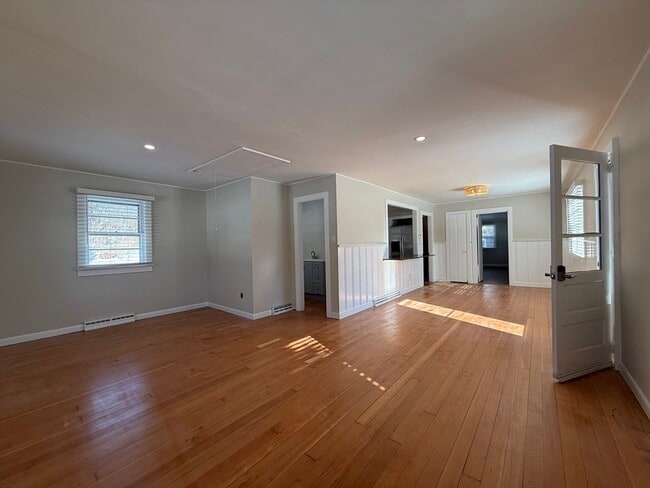 Building Photo - 2 Cochituate Rd