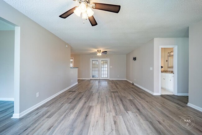 Building Photo - 2802 Evans Dr
