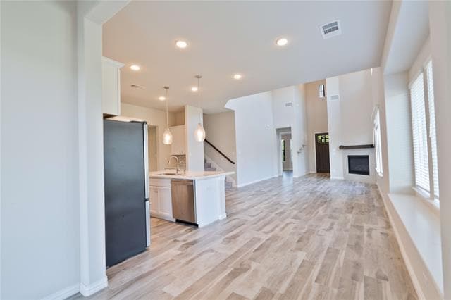 Building Photo - 8635 Edgemere Dr
