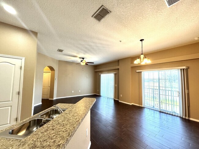 Building Photo - 6582 S Goldenrod Rd