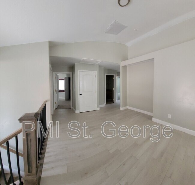 Building Photo - 1065 Canyon St