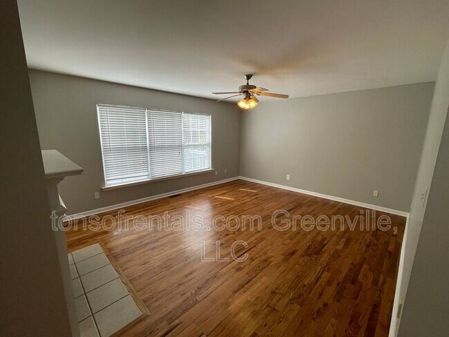 Building Photo - 518 Amber Crest Ct