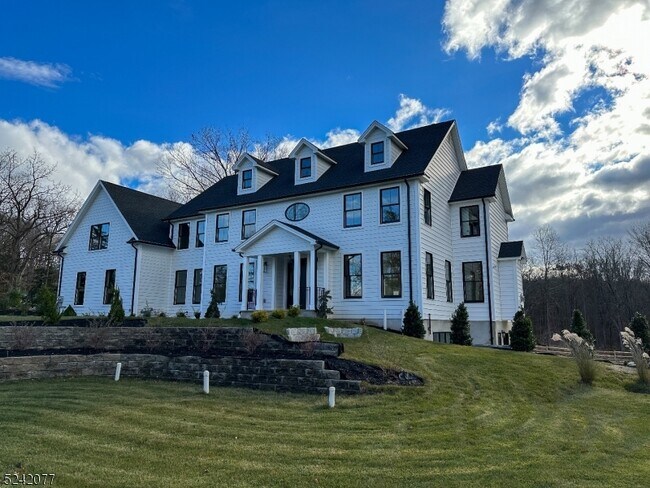 Primary Photo - 128 Mountain Ave