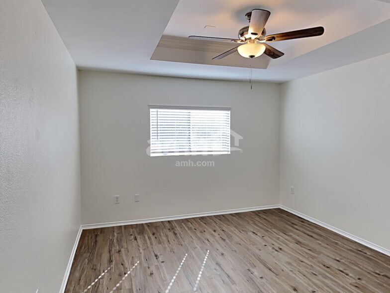 Building Photo - 3530 Lantana Falls