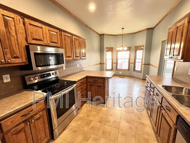 Building Photo - 95 Bassingham Dr