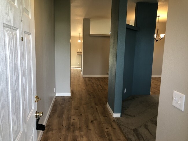 Building Photo - Beautiful and Convenient Turner Location!