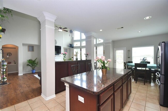 Building Photo - 6027 Opal Crest Ln