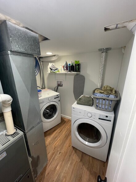 Building Photo - 1240 Cannon St