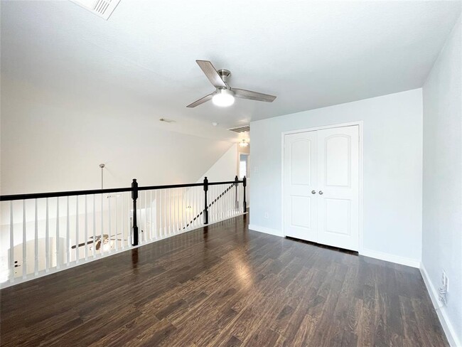 Building Photo - 26330 Longview Creek Dr