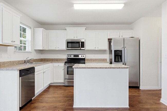 Building Photo - 448 Botanical Ct