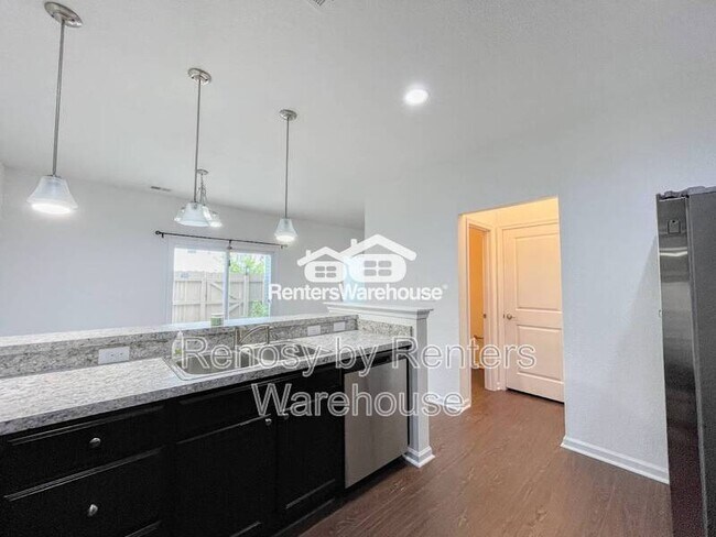 Building Photo - 1713 Dresdon Ln
