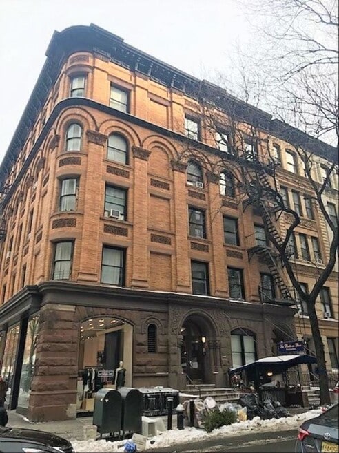 Building Photo - 75 W 68th St