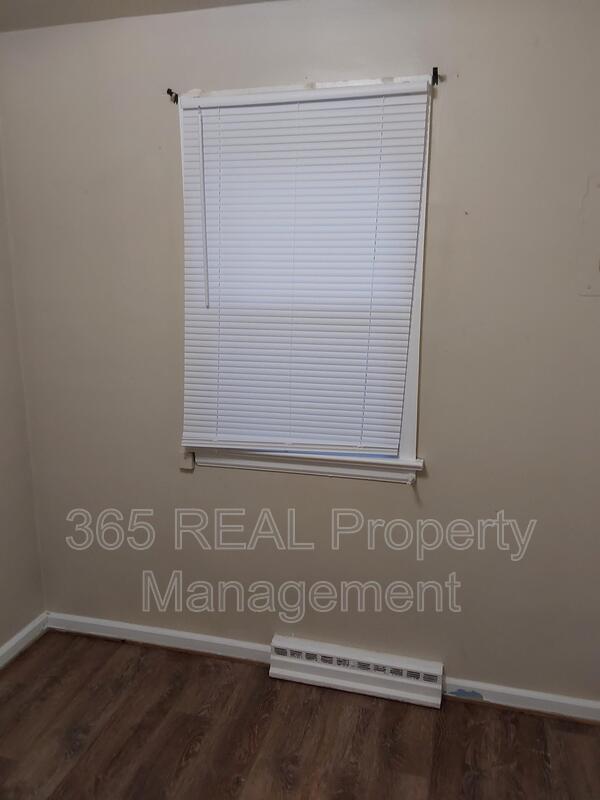 Building Photo - 1431 11 Street, Unit 1/2