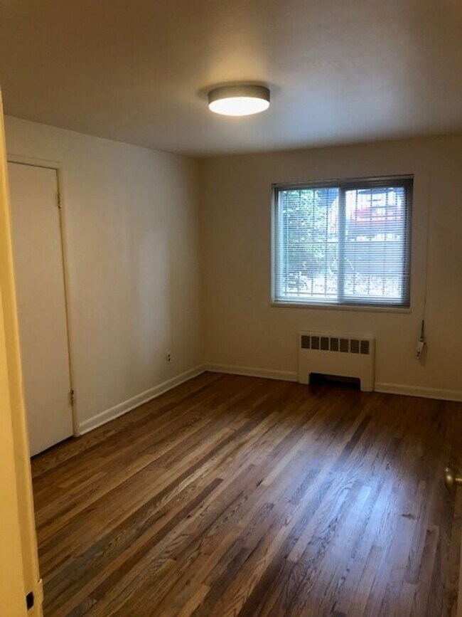 Interior Photo - Red Lion