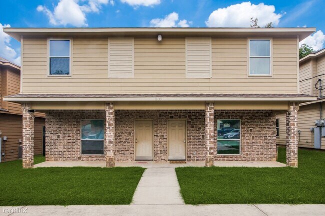 Primary Photo - 4 br, 2.5 bath Duplex - 1109 Neff St 1109 ...