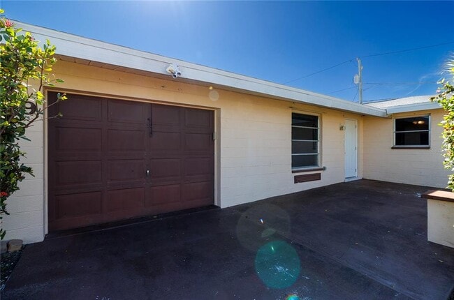 Building Photo - 269 E Tarpon Blvd NW