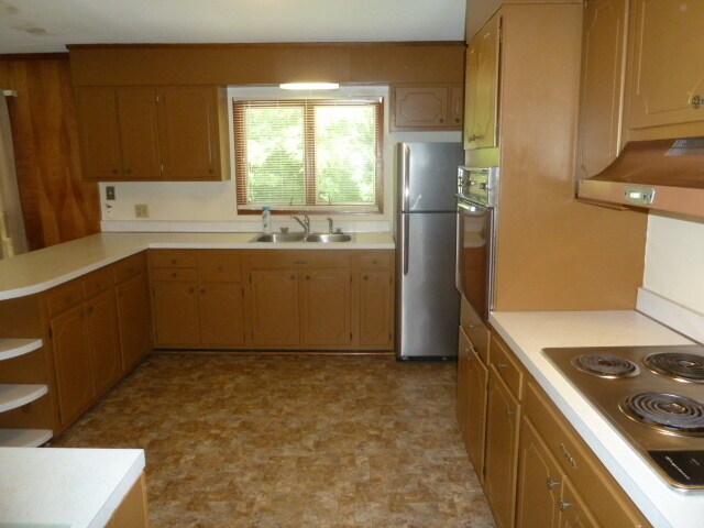 Building Photo - Walk to Campus! Incredible location, amazi...