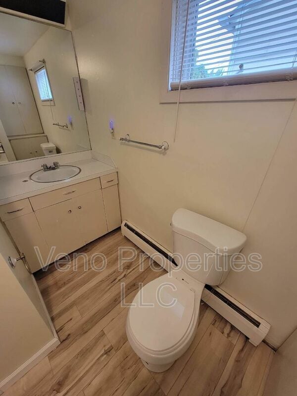 Building Photo - 1813 3rd Ave