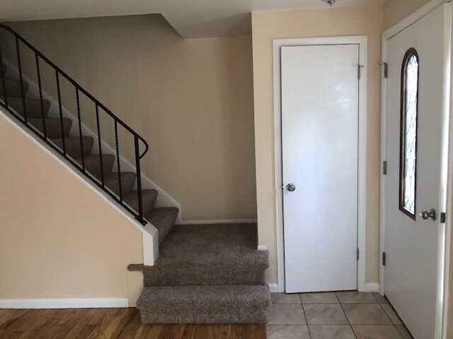Stairs to 2nd floor - 2442 Westside Dr