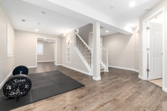 Building Photo - 10786 Southhaven Cir