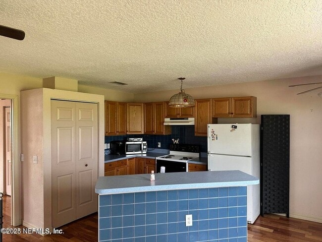 Building Photo - 9465 Cowpen Branch Rd