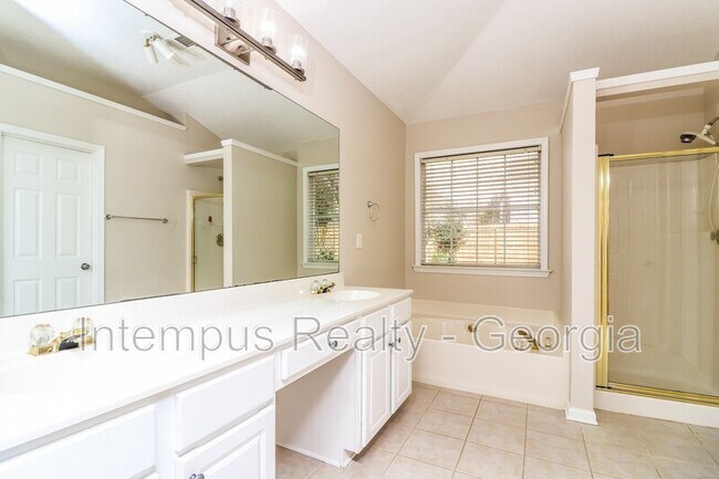 Building Photo - 3620 Bancroft Main NW