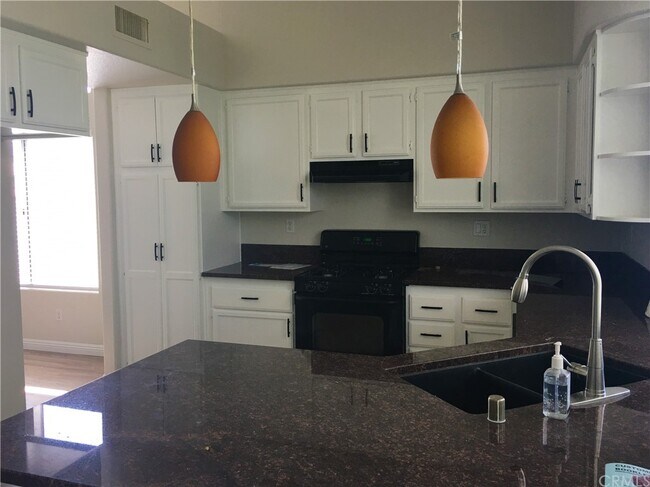Building Photo - 6742 Regal Oaks Rd