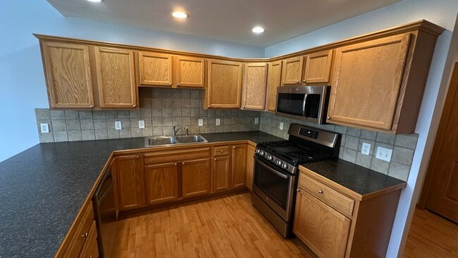 Building Photo - 2472/2474 Millview