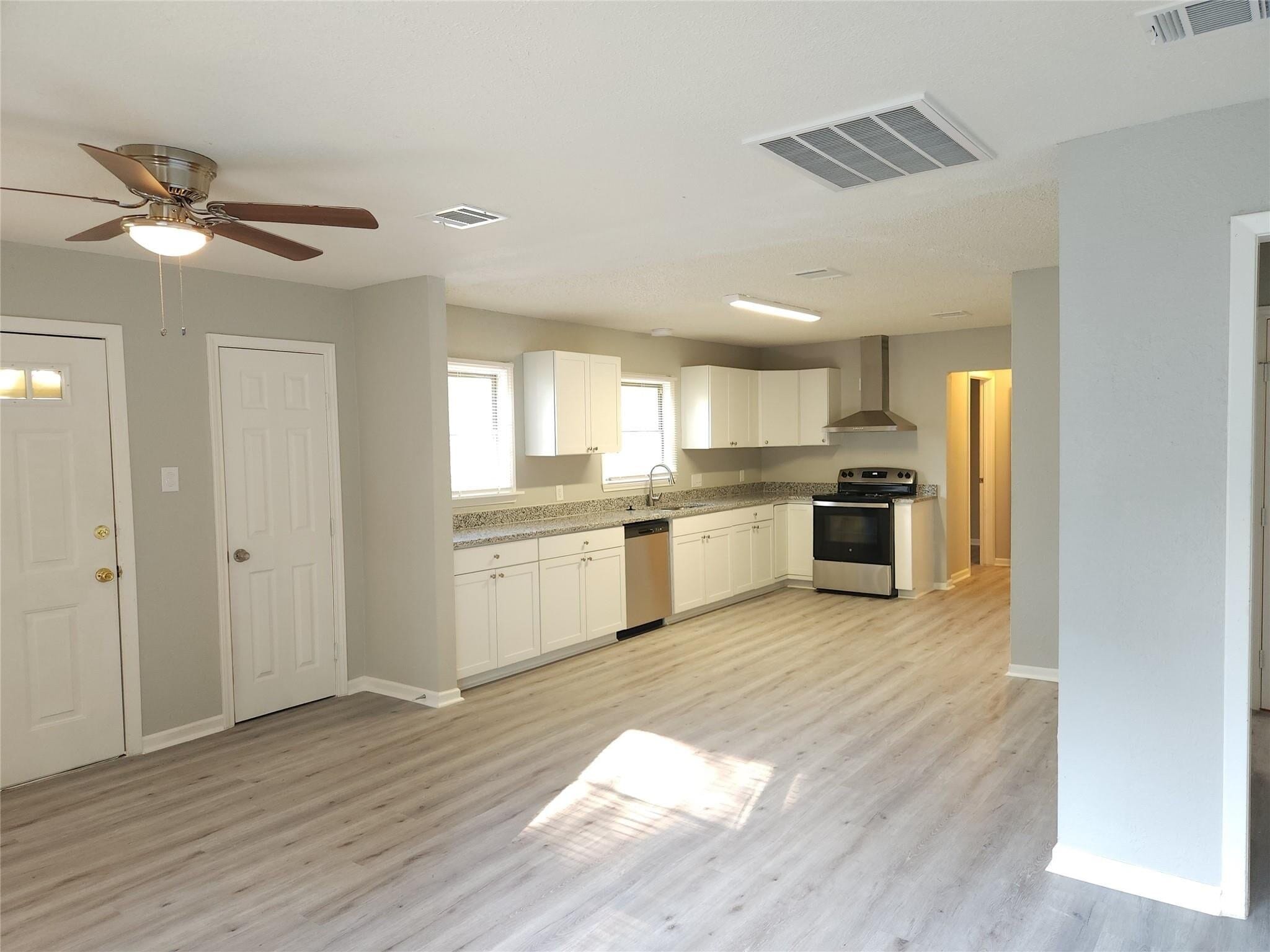 Building Photo - 6301 Anderson St