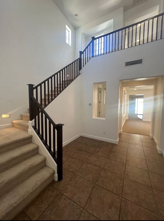 Building Photo - 3 bedroom in Higley Park
