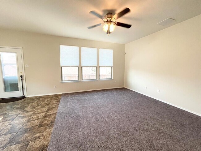Building Photo - 213 Connor Elkins Dr