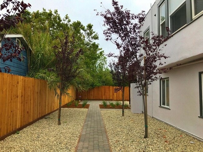 Building Photo - 1007 62nd St