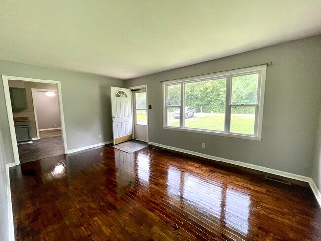 Building Photo - 114 Pardue Ln