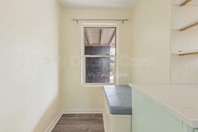 Building Photo - 156 S Newton St