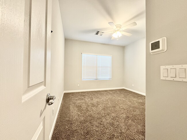 Building Photo - 9383 W Desert Bighorn Trail