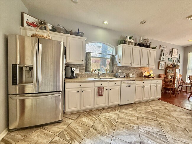 Building Photo - 176 S Holly Laurel Cir