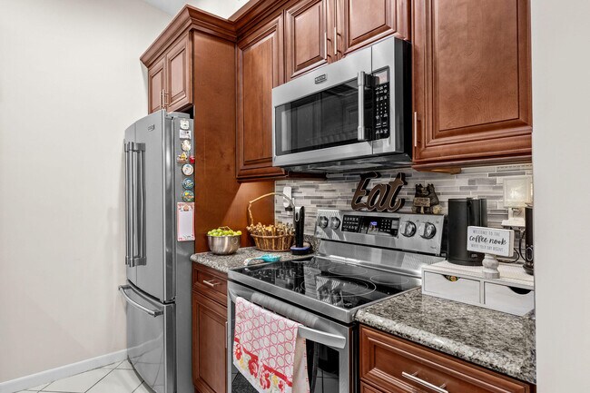 Building Photo - 2502 SE Anchorage Cove