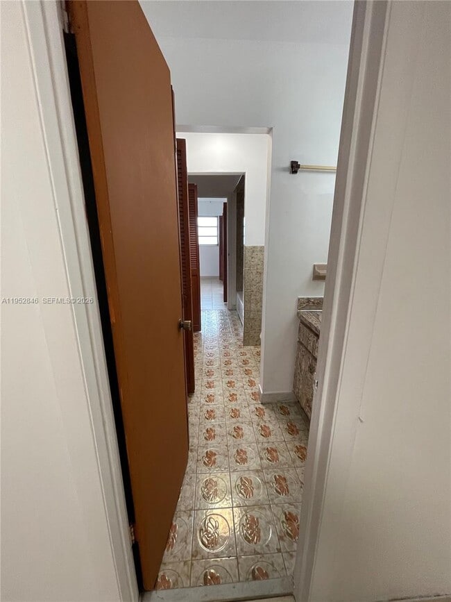 Building Photo - 3500 E 6th Ave