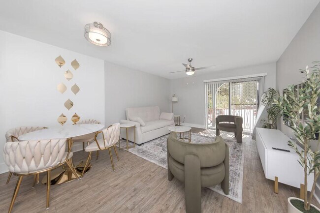 Building Photo - 4312 W Roland St