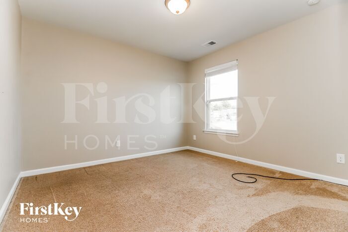 Building Photo - 4845 Hawkins Dr