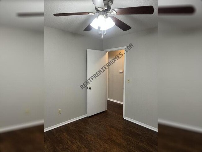 Building Photo - 2437 NW 112th St