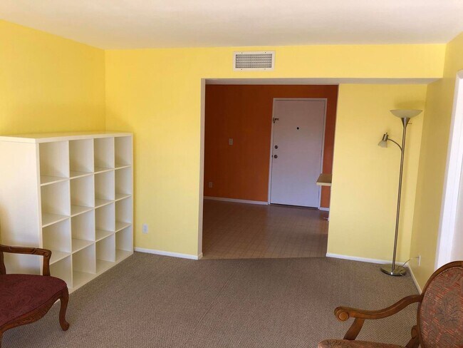 Building Photo - 460 NW 20th St