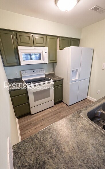 Building Photo - 12135 Salemtown Dr