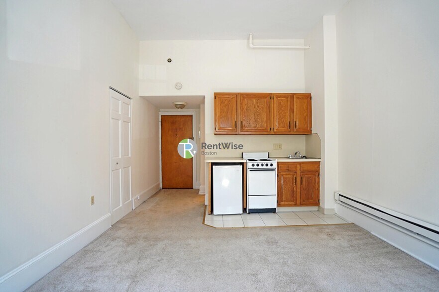 Building Photo - 1223 Beacon St
