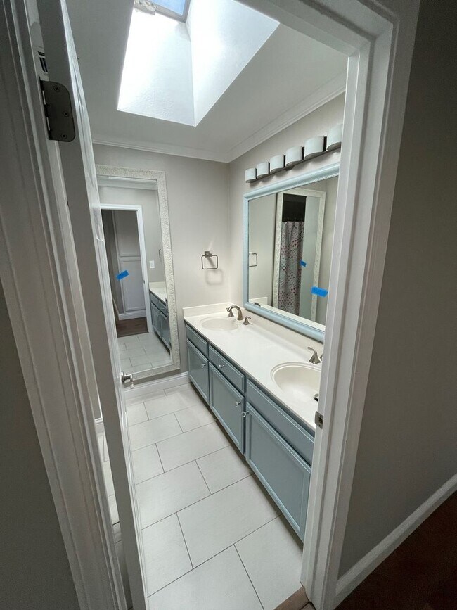 Building Photo - $6,950 - Canyon Lakes Luxury 4BR – Designer Upgrades, Wine Bar & Best Views in San Ramon