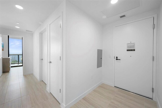 Building Photo - 7144 Byron Ave