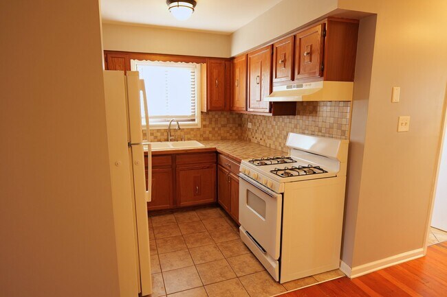 Building Photo - 3680 W 119th St